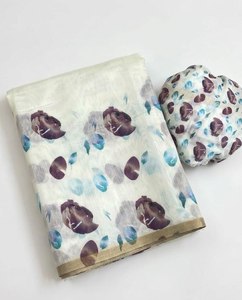 Sari de lino suave con un hermoso estampado floral digital en toda la prenda, combinado con una blusa con estampado floral digital. - Product Image 6