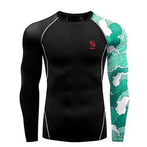 Rashguard Solid Trader Premium Blend en tissu respirant, coupe compressive, coutures lisses, anti-frottement, pour entraînement en extérieur - Product Image 1