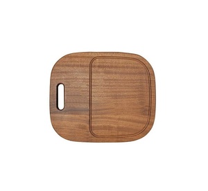 Planche à découper classique en bois rectangulaire avec poignée pour couper les légumes et la viande, fabriquée à la main en bois massif - Product Image 4