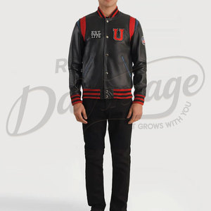 Blouson universitaire en cuir noir pour homme avec empiècements rouges aux épaules, patch personnalisé et poignets côtelés rayés - Product Image 2