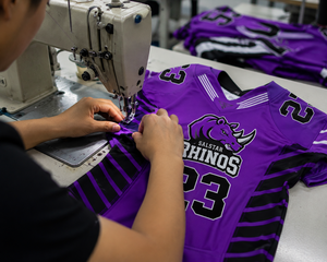 Nouvel ensemble d'uniformes de football américain en polyester, style tendance, qualité supérieure, vente chaude - Product Image 6