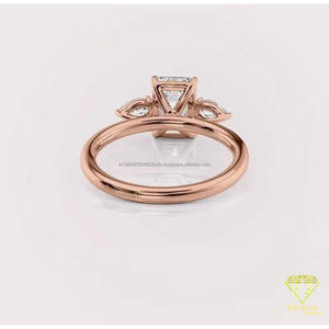 Élégante bague en argent sterling 925 avec diamant moissanite taille rectangulaire et pierres étincelantes latérales pour les détaillants de bijoux - Product Image 4