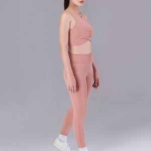 Conjunto de Yoga para Mujer de 2 Piezas, Ropa Deportiva Ecológica, Sujetador Deportivo con Tirantes Ajustables y Cuello en V, Leggings de Cintura Alta, Proveedor Mayorista - Product Image 4