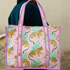 Sac à main léopard personnalisé de haute qualité, grande capacité, style vintage tendance pour femmes, avec poignée, idéal pour les voyages - Product Image 1
