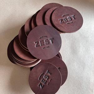 Posavasos de Cuero PU Grabado con Nombre Personalizado, Idea de Regalo Única, Tapete para Bebidas Personalizable, Tapetes y Almohadillas Personalizables - Product Image 4