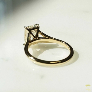 Elegant Emerald Cut Diamond Engagement <b>Ring</b> In Yellow Gold <b>Solitaire</b> Setting - Product Image 4