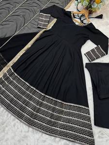 Vestido indio de punto de poliéster y rayón con bordado de lentejuelas, traje de manga larga con pantalón y dupatta. - Product Image 5
