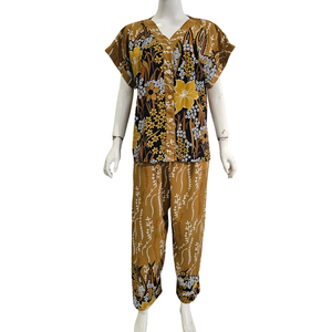 Pantalon long décontracté pour femme, col en V, manches courtes, en tissu rayonne, respirant, doux et lisse. - Product Image 1