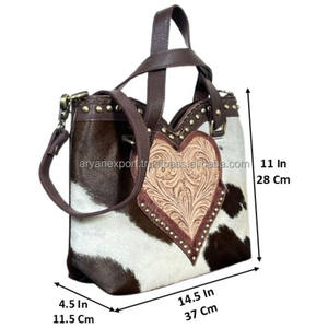 Nuevo bolso de hombro con forma de corazón floral hecho a mano para mujer, bolso de viaje de cuero vacuno auténtico con correa ajustable. - Product Image 2