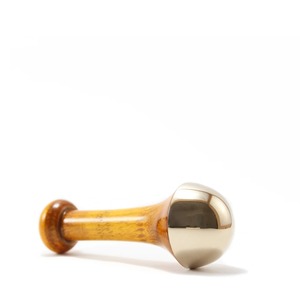 Bâtonnet Kansa artisanal de conception moderne haut de gamme pour la thérapie faciale, avec manche en bois, outil de beauté rond pour la relaxation et les soins de la peau - Product Image 2