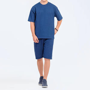 Ensemble décontracté effet denim oversize en coton éponge respirant, t-shirt et short patchwork, style streetwear vintage délavé pour homme, idéal pour l'été - Product Image 1