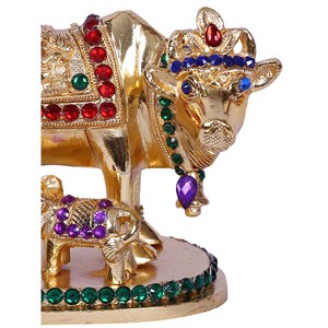 Estatua de latón chapado en oro de 2 pulgadas, madre vaca con becerro, escultura decorada con piedra intrincada - Product Image 3