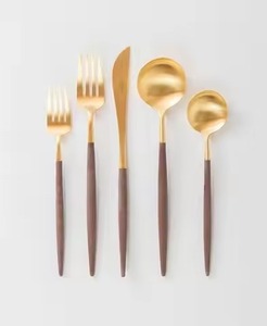 Juego de Cubiertos de Metal de Lujo para Cocina, Cuchara y Tenedor, Diseño Duo para una Experiencia Gastronómica Sofisticada - Product Image 4