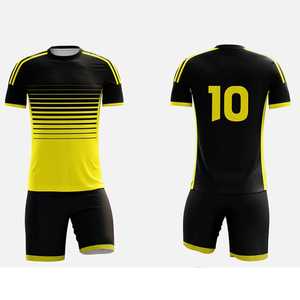 Conjunto de Uniforme de Fútbol Sublimado Personalizado, Negro con Rayas Amarillas, Cuello Redondo, Manga Corta, Absorbe la Humedad, Uniforme Deportivo para Hombre Adulto - Product Image 1