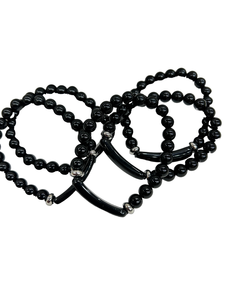 Bracelet extensible en perles de pierre de tourmaline noire polie, nouveau design, bijoux en cristal, thème amour, forme libre, semi-Noël - Product Image 1