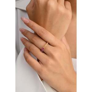 แหวนทองคำขาวและทองคำเหลือง 14K ประดับอัญมณีหลากหลายแบบ Eternity Band พร้อมการฝังแบบ Prong Setting - Product Image 5