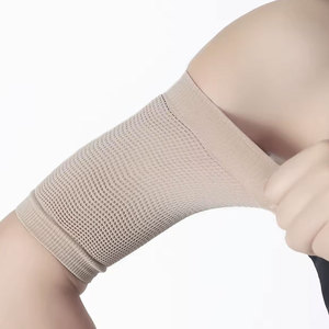 Rodillera de compresión de nailon y algodón tejido con rayas negras y naranjas, transpirable, universal, unisex, para protección en levantamiento de pesas. - Product Image 6