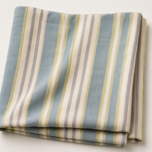 Tela de algodón estampada a mano con motivos florales azules y suaves motivos botánicos sobre un fondo pastel, textil transpirable para kurti. - Product Image 4