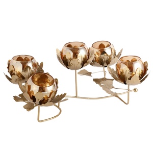 Candelabro Floral de Aluminio Golden Heritage con Cinco Portavelas, Hecho a Mano y Ecológico, Duradero para Actividades Religiosas - Product Image 1