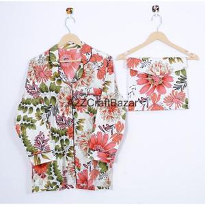 Ensembles de pyjamas de luxe en coton à motifs floraux pour femmes, style vacances, vente en gros, directement de l'usine - Product Image 2