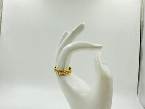 Anillo de latón chapado en oro apilable Accesorio elegante y elegante para estilos en capas o moda minimalista - Product Image 3