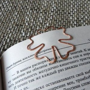 Marcapáginas de Alambre de Cobre Elegante, Diseño Hecho a Mano, Marcador de Páginas de Metal Duradero, Accesorio Elegante para Libros, Regalo para Estudiantes, Lectores y Uso en la Oficina - Product Image 1