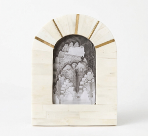 Cadre photo en bois rustique blanc vieilli avec couvercle en verre, prêt à poser sur table et à accrocher au mur, design moderne - Product Image 1