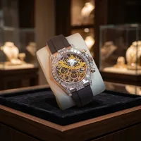 CZ Diamant-Zifferblatt Quarz Luxus Herrenuhr mit Edelstahl Rundgehäuse 20mm Braunes Armband Hip-Hop-Stil Datumsanzeige