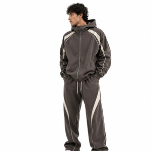 Conjunto Deportivo Ligero Personalizado para Hombre en Nailon Tejido para Minoristas de Ropa Deportiva Estadounidenses, Marca Privada, Venta al Por Mayor - Product Image 1