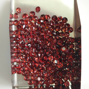 โกเมนสีแดงธรรมชาติ 3.75 มม. ทรงกลมเจียระไนแบบบริลเลียนท์ คุณภาพดีที่สุด พลอยเม็ดเดี่ยวสำหรับทำเครื่องประดับ - Product Image 3
