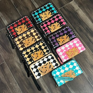 Carteras de mano de cuero genuino con grabado floral hecho a mano para mujer, diseño de cereza a cuadros, monederos de noche con correa para la muñeca y tarjeteros. - Product Image 2