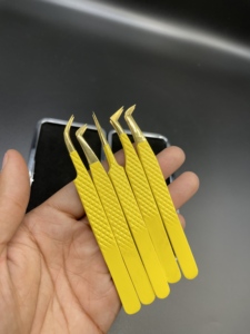 Pinzas para Pestañas de Acero Inoxidable, Color Amarillo Dorado, Puntas de Precisión, Acabado Liso, Antimagnéticas, Mango Cómodo, Juego de 5 Piezas - Product Image 2