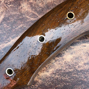 Cuchillo Tracker de Acero D2 Hecho a Mano con Mango de Palisandro Marrón, Hoja Fija Pulida, Cuchillo de Caza y Camping para Exteriores con Funda de Cuero - Product Image 3