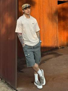 เสื้อโปโลสีเบจเรียบง่ายสำหรับผู้ชายสำหรับฤดูร้อน - Product Image 6