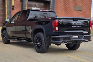 GMC Sierra 1500 Elevations Crew Cab 4x4 Usada, Año 2025 - Product Image 2