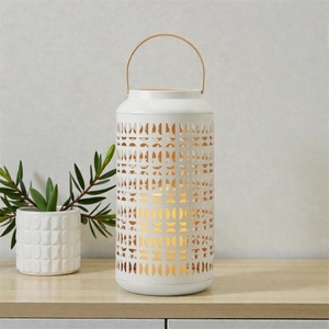 Lanterne en acier blanc avec motif géométrique découpé, porte-bougie portable pour la décoration de la maison - Product Image 4