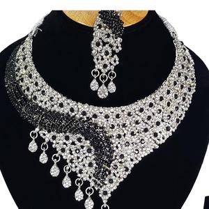 ชุดเครื่องประดับวินเทจโลหะผสมประดับเพทายชุบเงินสำหรับผู้หญิง ชุดสำหรับงานหมั้น งานแต่งงาน งานครบรอบ งานเลี้ยงฉลอง พร้อมสร้อยคอและต่างหู - Product Image 3