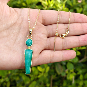 Collar con colgante de turquesa de doble piedra, joyería geométrica al por mayor, latón macizo chapado en oro de 18k, collar llamativo para mujer, ideal para fiestas. - Product Image 3