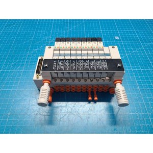 Collecteur de vannes pneumatiques SMC 1, d'occasion, comme indiqué, pièces d'équipement semi-conducteur Legacy - Product Image 1
