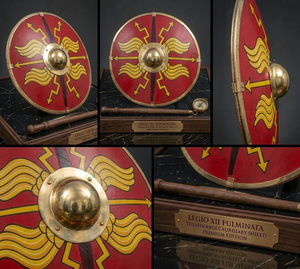 Escudo Redondo Romano Medieval Hecho a Mano en Madera Roja y Amarilla, Réplica Histórica Única, Decoración de Disfraces, Regalo de Acero Antiguo - Product Image 4