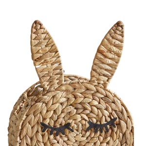 Panier à lapin en jacinthe d'eau tressé à la main, organisateur de rangement pour jouets en forme d'animal, pour chambre d'enfant, avec yeux fermés - Product Image 2