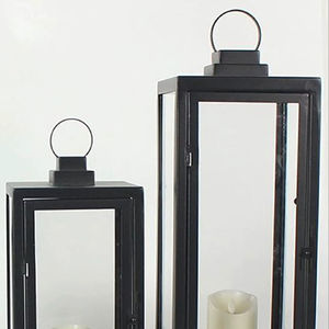 Farol Moderno de Metal y Vidrio con Acabado Negro Mate, Faroles de Metal para Velas, Decoración del Hogar para Exteriores, Personalizado - Product Image 1