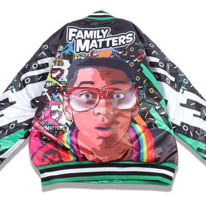 แจ็คเก็ตวาร์ซิตี้ผู้ชายแบบโอเวอร์ไซส์ทรงบอมเบอร์ผ้าซาตินพิมพ์ลายแบบซับลิเมชั่น กันลมและกันน้ำ ขายดีจากโรงงาน (OEM) รับผลิตตามแบบ - Product Image 2