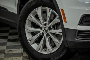 Véhicules d'occasion exclusifs : TiguanS 4Motion SUV / Crossover 2019, 184 ch, 2L I4, à vendre - Product Image 6