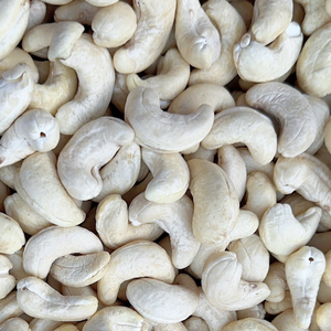 Hot Sale Raw Cashew Nuts Cashew Nuts WW180, WW240, WW320, LP, WS Bulk Cashew Nuts Private Label Packaging Available - Product Image 1