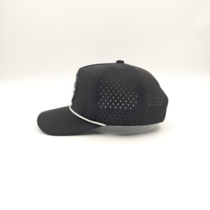 Gorra de béisbol Hackers Invitational 2025 negra de malla ajustada con estampado de goma en relieve unisex para golf, casual, primavera y verano - Product Image 2