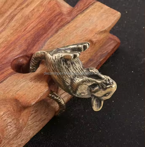 Escultura de fundición de metal Adornos de ratón Escultura Decoración de sala de estar áspera y accesorios para el hogar por Decor IMPEX - Product Image 2