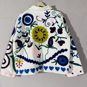 เสื้อแจ็คเก็ตผ้าฝ้ายสีขาวปักลายซูซานีสำหรับผู้หญิง |   เสื้อโค้ทลายดอกไม้สไตล์โบโฮซูซานี |   เสื้อคลุมงานเทศกาลสีสันสดใสทำมือ - Product Image 4
