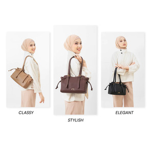 กระเป๋าถือผู้หญิงทรงบอสตัน รุ่นคลาสสิค Hody TASHA BAG ขนาด 10.6 นิ้ว ทำจากหนังสังเคราะห์ ปิดด้วยซิป บุผ้าซาติน เหมาะสำหรับใช้ในชีวิตประจำวัน - Product Image 1