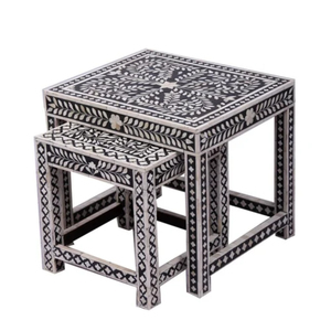 Mesas Nido de Lujo Hechas a Mano con Incrustaciones de Hueso Negro, Taburete Decorativo con Motivo Floral Tradicional, Taburete Lateral de Madera Artesanal India de Primera Calidad - Product Image 1